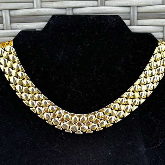 Vintage gold tone mesh bib necklace/choker lightweight unmarked - Picture 2 of 5